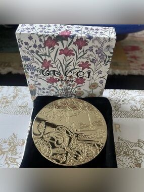 Gucci Beauty Gold Floral Compact Mirror With Magnification GWP